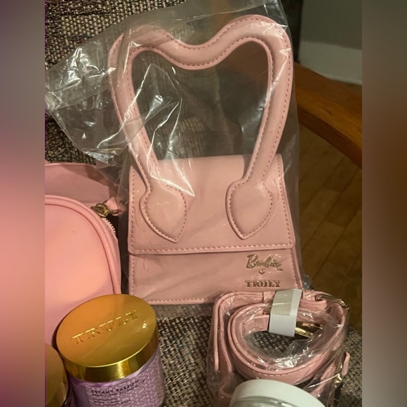 New Truly Beauty Barbie bundle shave set and more!! Please read description! - Picture 5 of 9